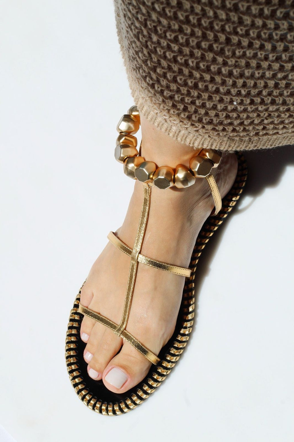 Flat Lysa with removable ankle strap