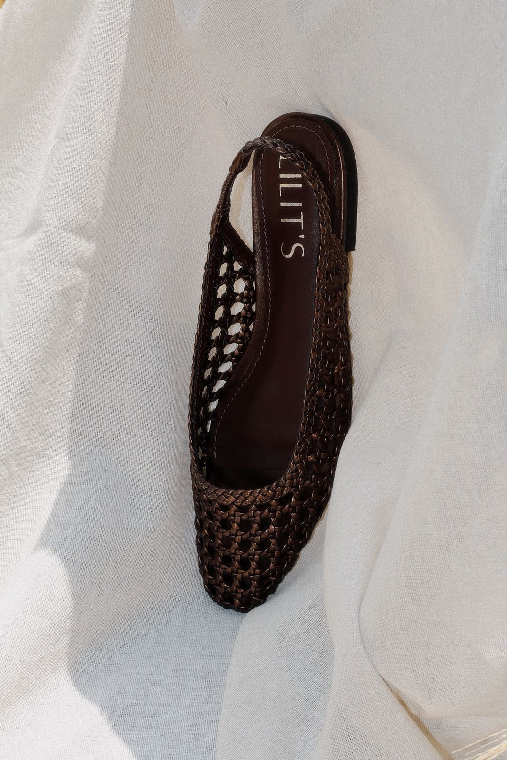 Slingback Isolde em tressê ponto palha indiana café
