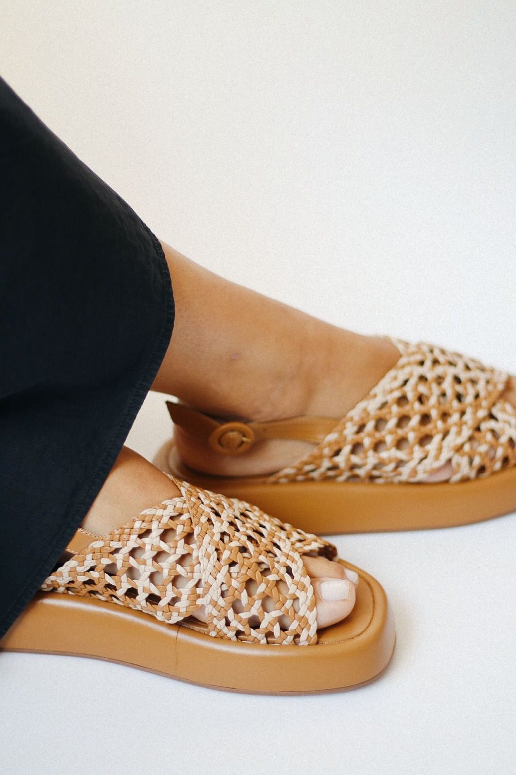 Flat Elise tressê bicolor ocrê e off white