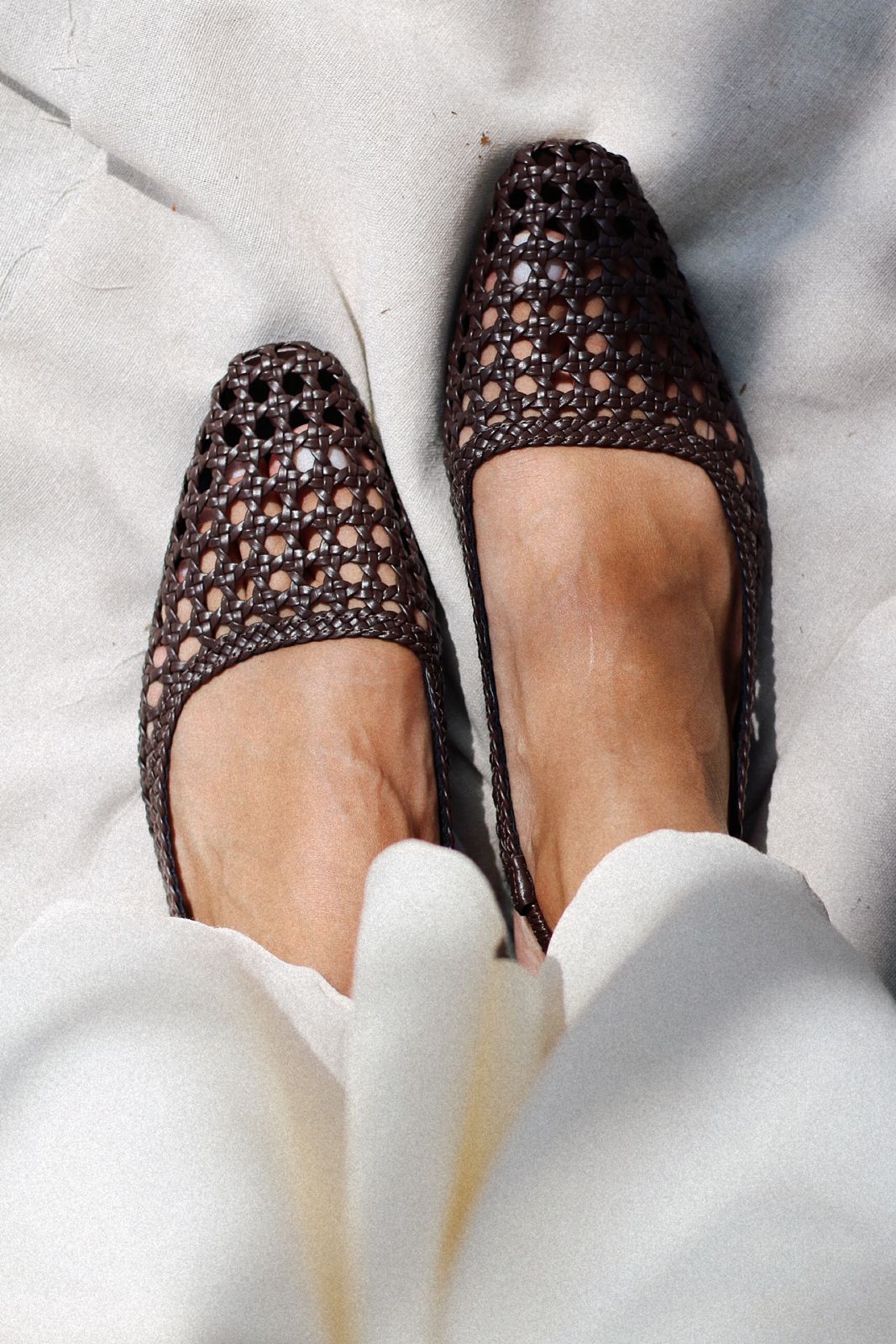 Slingback Isolde em tressê ponto palha indiana café