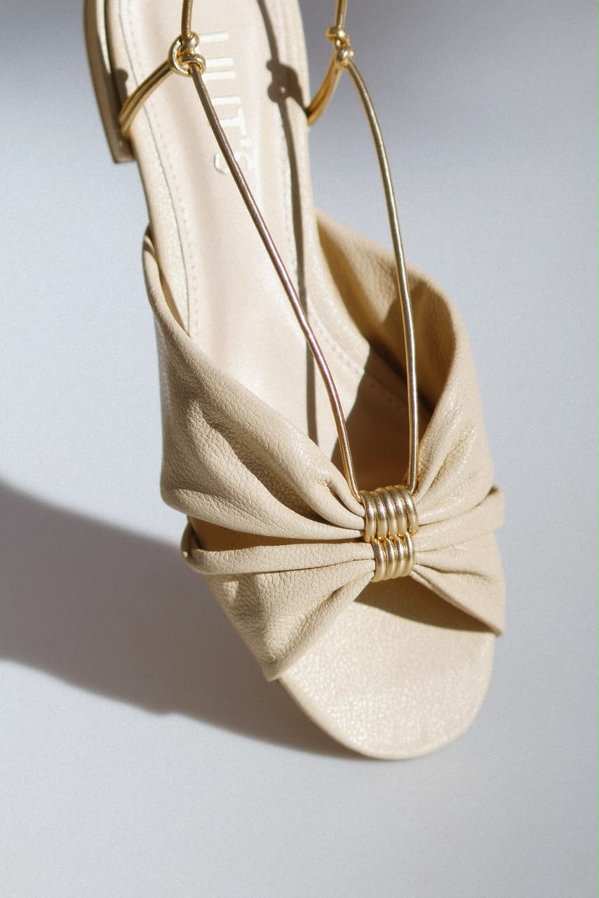 Sandália Aimee off white e ouro