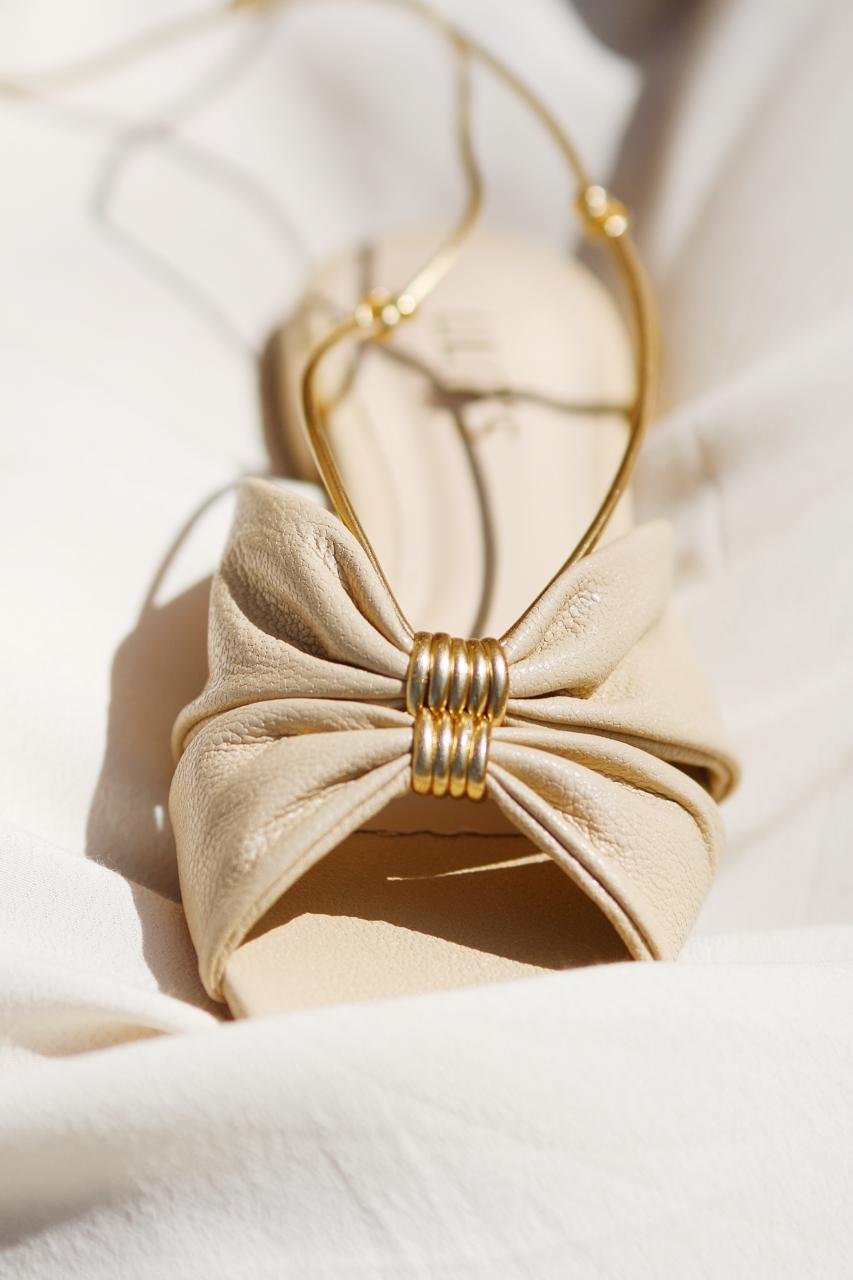 Sandália Aimee off white e ouro