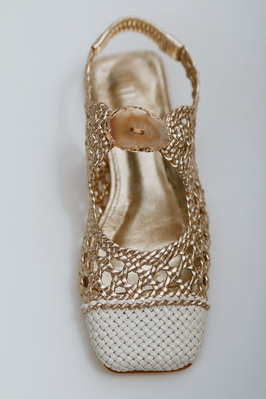 Bailarina Farah em tressê bicolor ouro light e off white