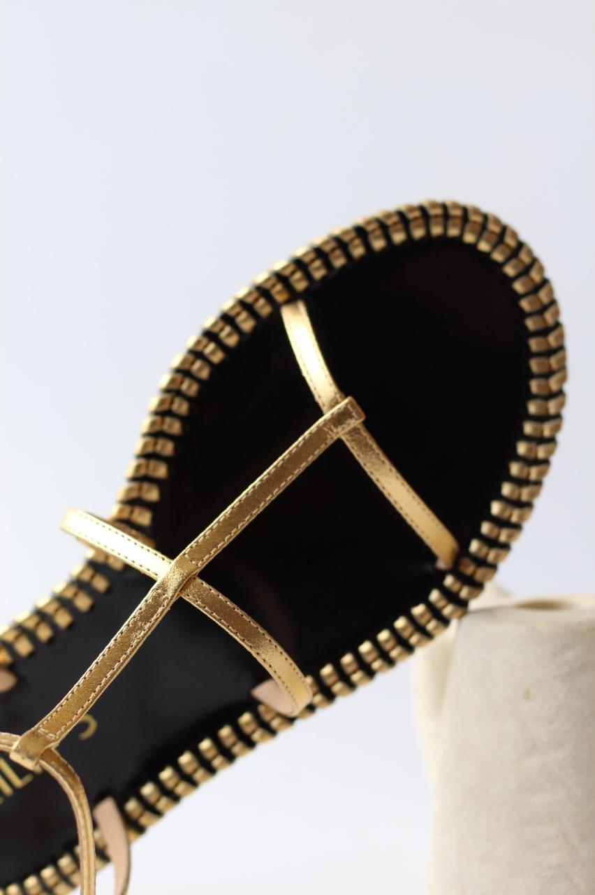 Flat Lysa with removable ankle strap