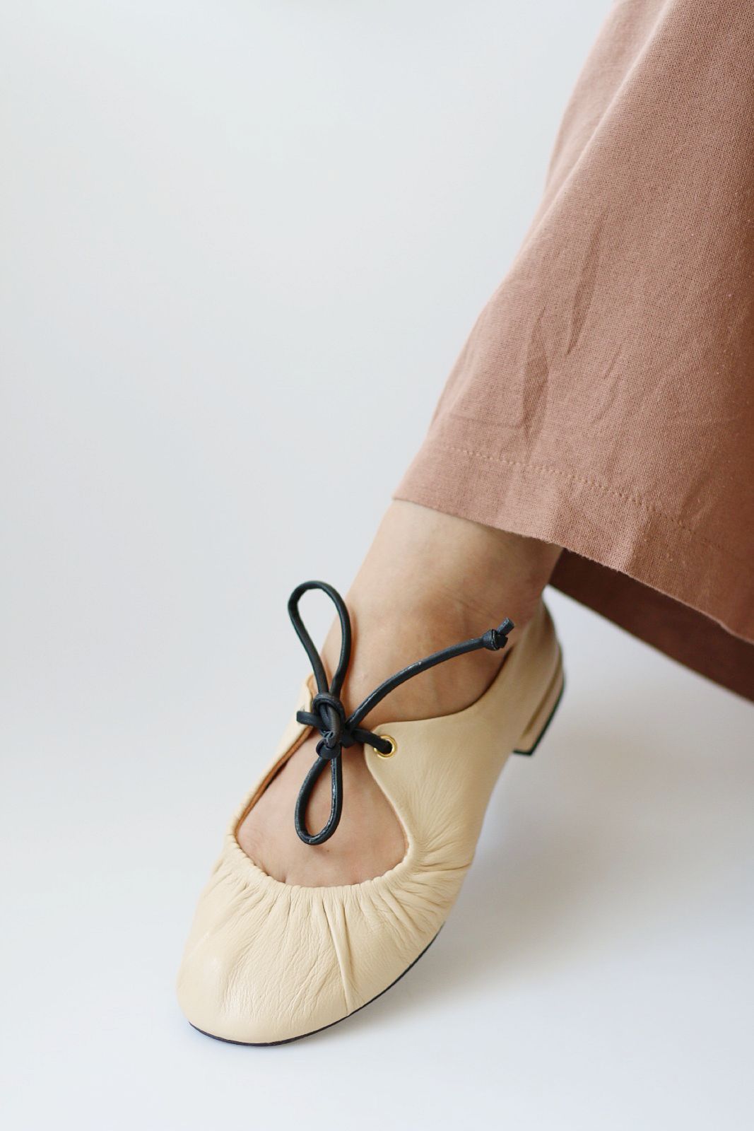 Florence ballerina, cream and black.
